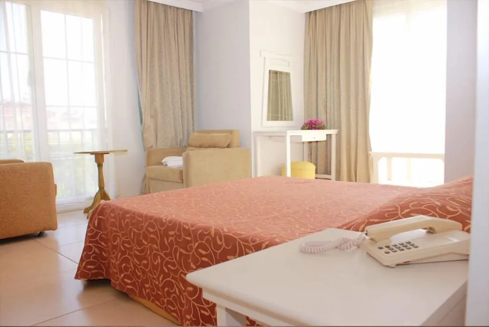 Standard Tek Büyük veya İki Ayrı Yataklı Oda