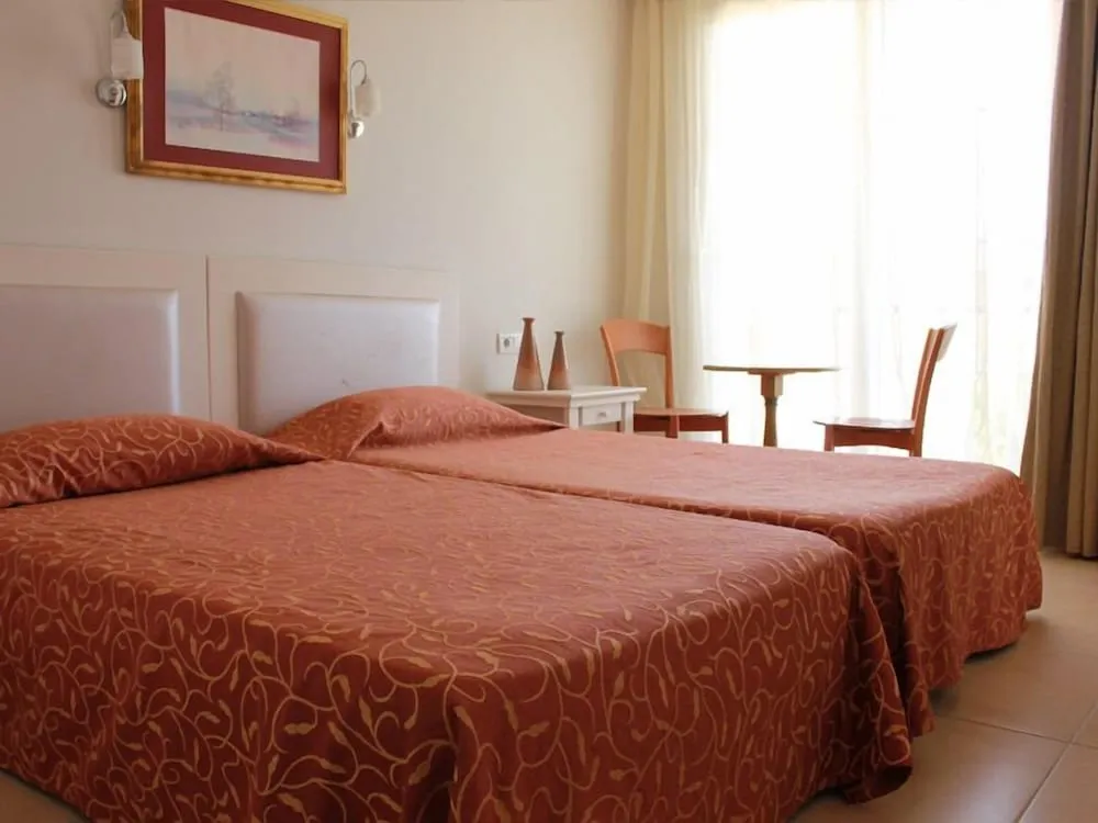 Standard Tek Büyük veya İki Ayrı Yataklı Oda