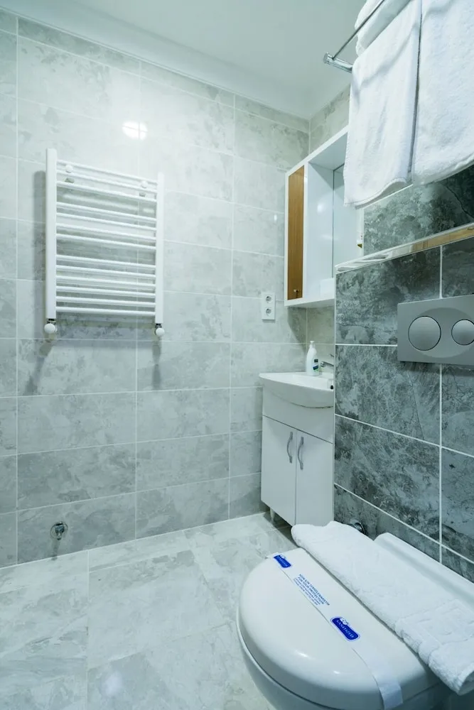 Economy Room, 1 Bedroom, Basement Floor