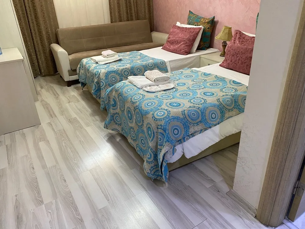 Economy Room, 1 Bedroom, Basement Floor