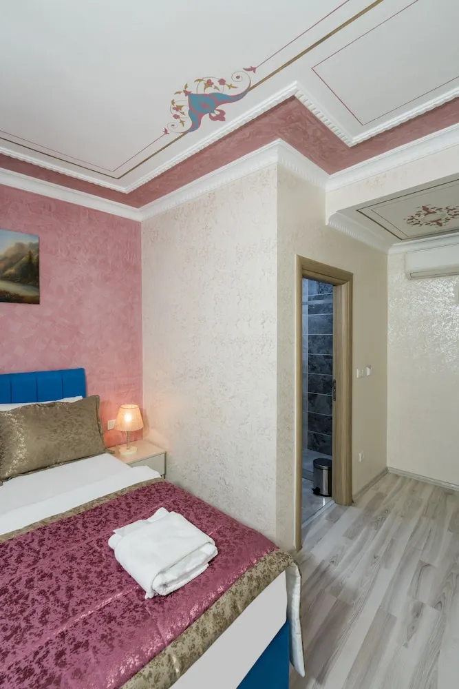 Economy Room, 1 Bedroom, Basement Floor