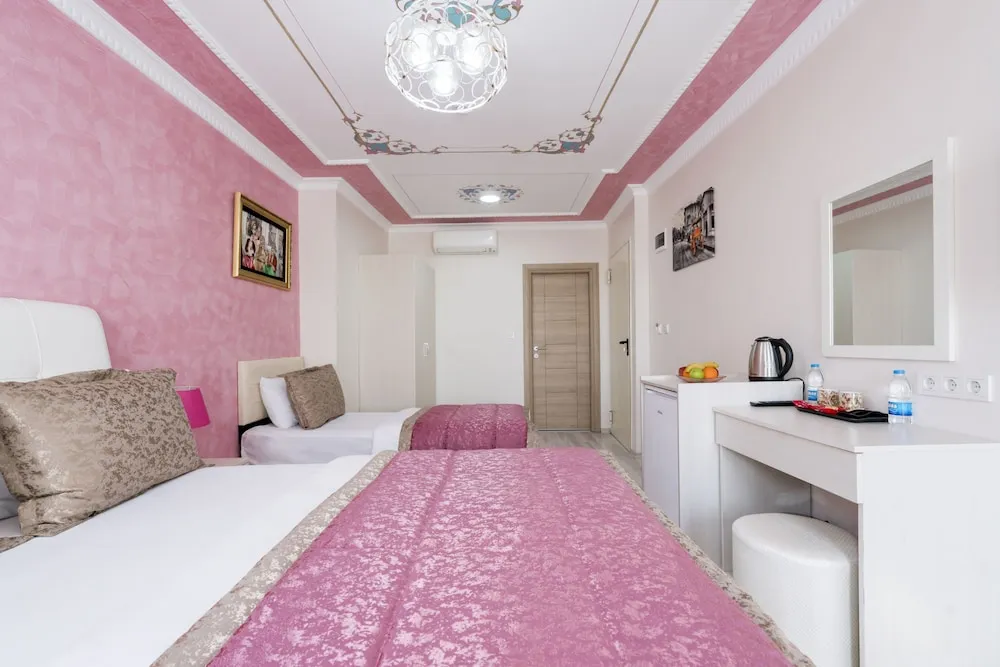 Family Üç Kişilik Oda