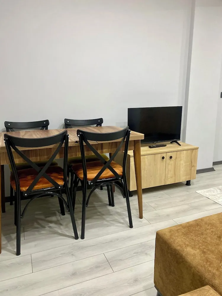 Superior Apart Daire, 1 Büyük (Queen) Boy Yatak ve Çekyat, Sigara İçilebilir, Dağ Manzaralı