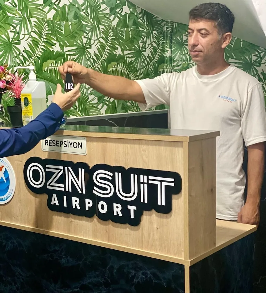 Ozn Suit Airport