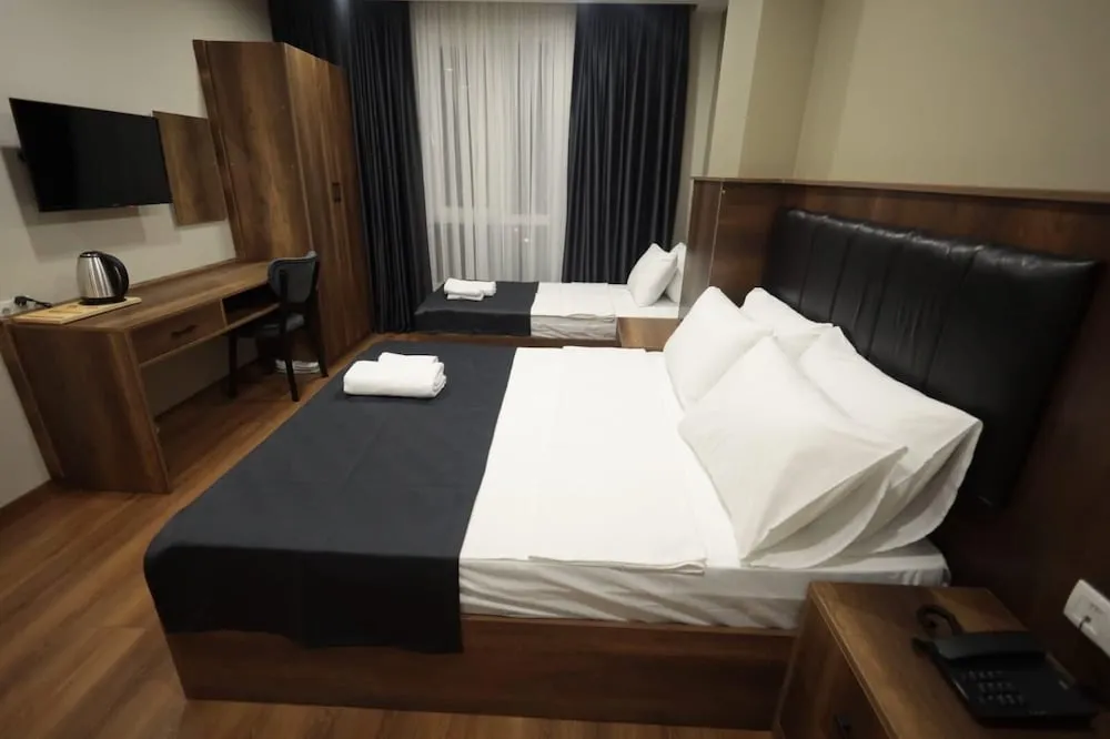 Deluxe Üç Kişilik Oda, Şehir Manzaralı