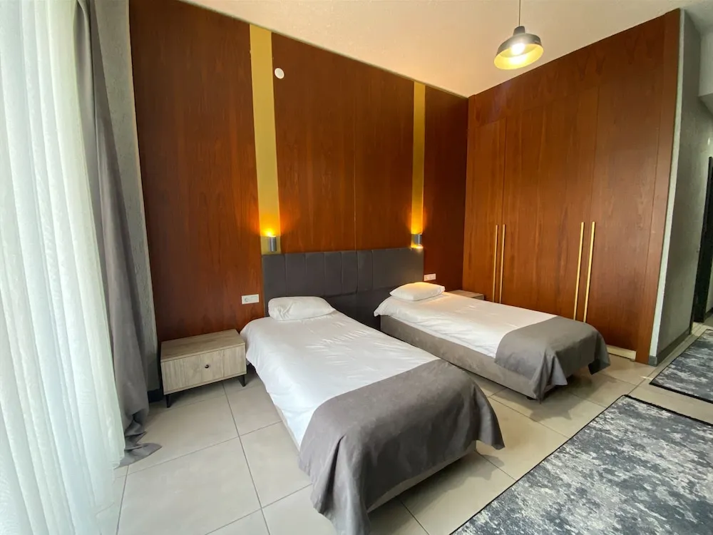 İki Ayrı Yataklı Oda, Balkon, Nehir Manzaralı