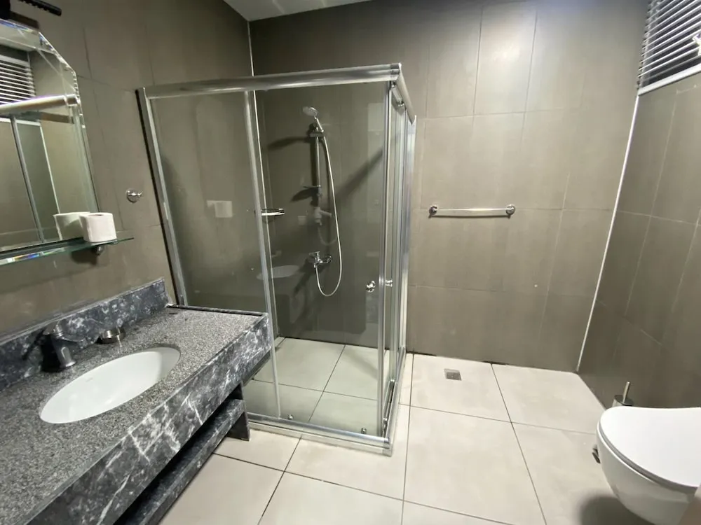 İki Ayrı Yataklı Oda, Balkon, Nehir Manzaralı