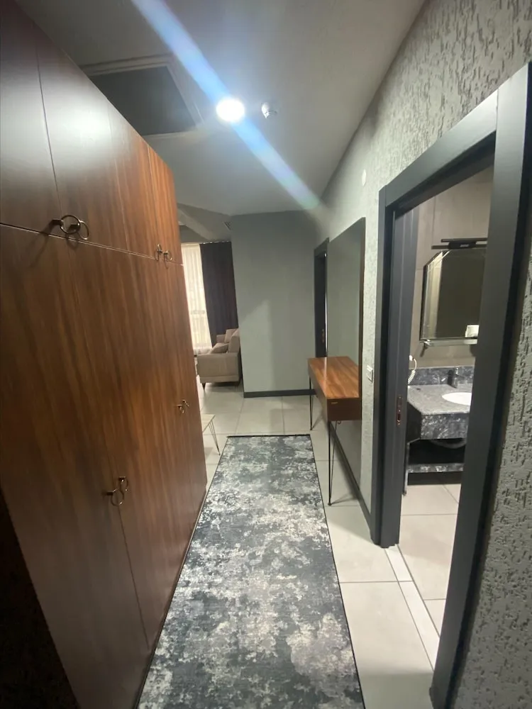 Tek Büyük veya İki Ayrı Yataklı Oda, Balkon