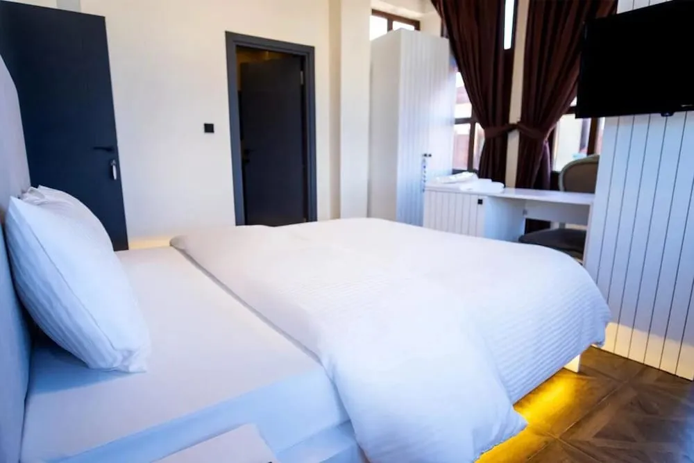 Deluxe Tek Büyük Yataklı Oda, Balkon, Deniz Manzaralı