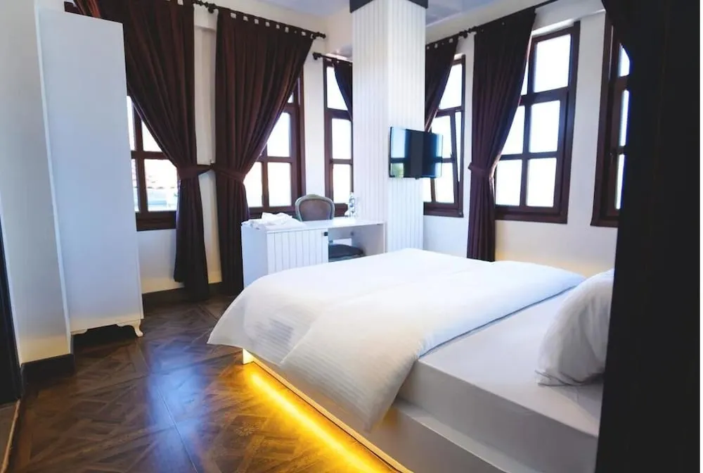 Deluxe Tek Büyük Yataklı Oda, Balkon, Deniz Manzaralı