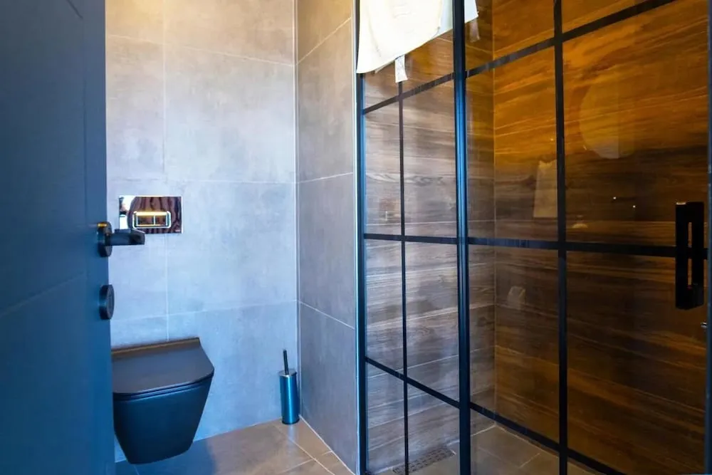 Luxury Tek Büyük Yataklı Oda, Balkon, Deniz Manzaralı