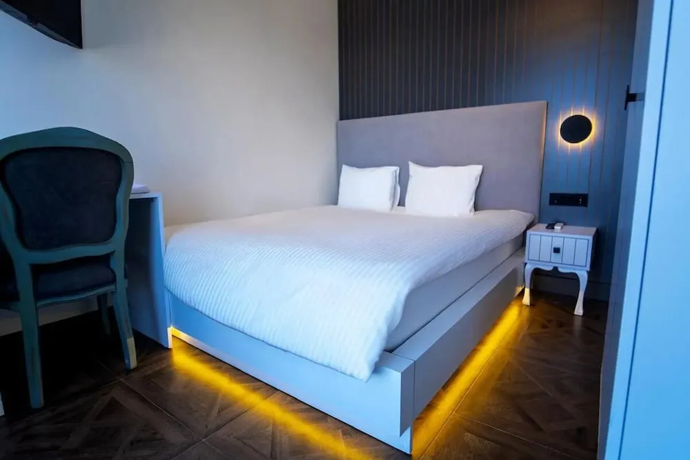 Luxury Tek Büyük Yataklı Oda, Balkon, Deniz Manzaralı