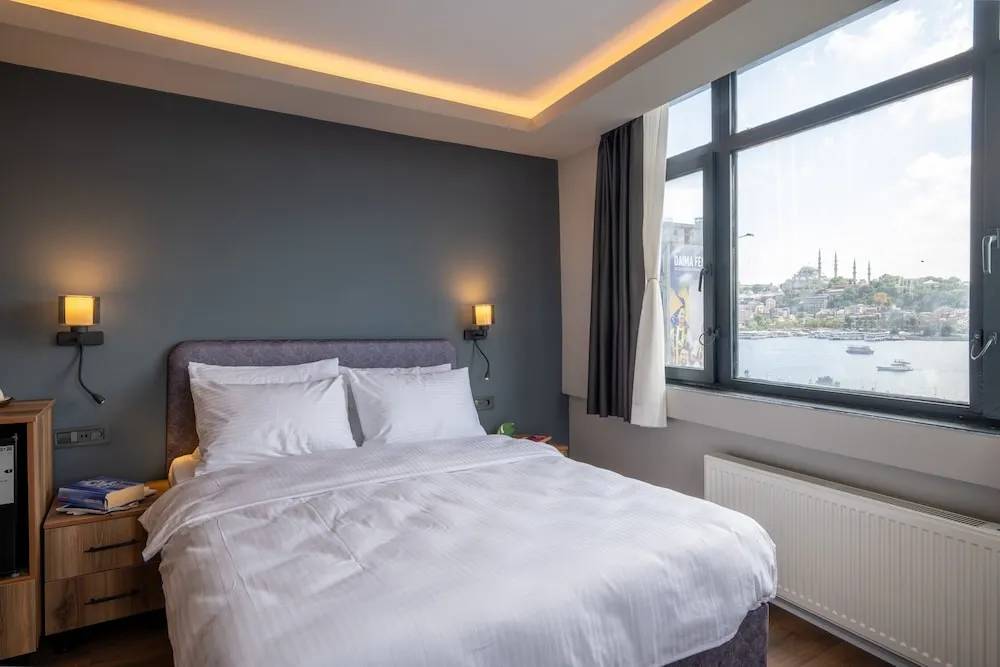 Deluxe Tek Büyük Yataklı Oda, Deniz Manzaralı