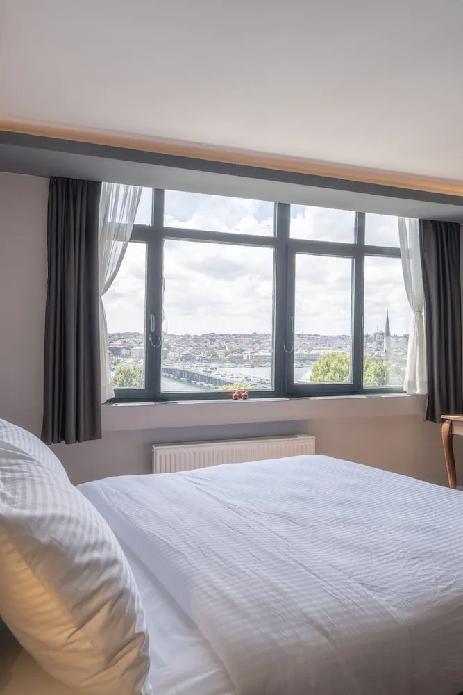 Deluxe Tek Büyük Yataklı Oda, Deniz Manzaralı