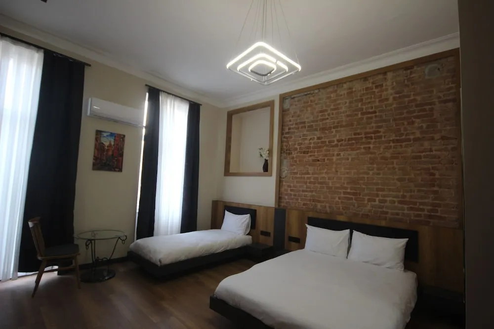 Standard Üç Kişilik Oda, Şehir Manzaralı
