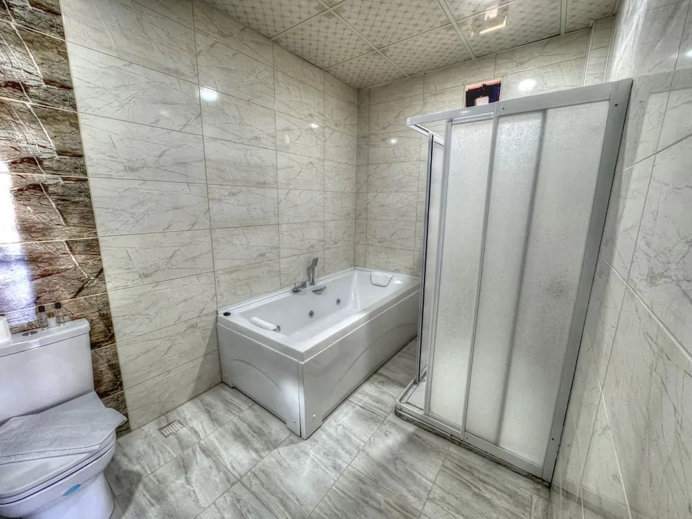 Deluxe Tek Büyük Yataklı Oda, Bahçe Manzaralı