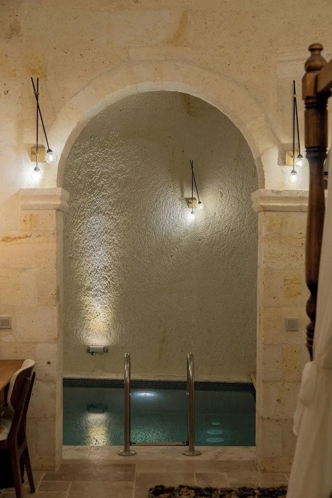 Cave Suite with Private Pool