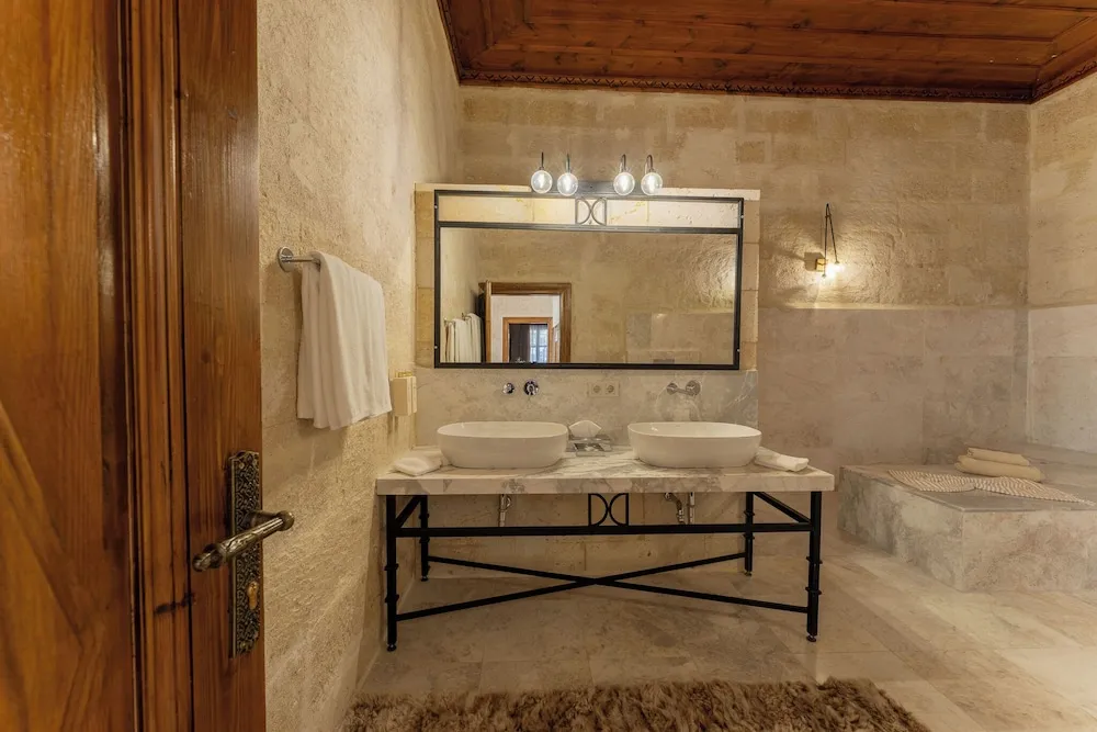 Pasha Suite