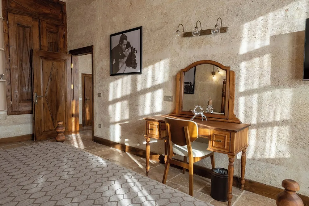 Pasha Suite