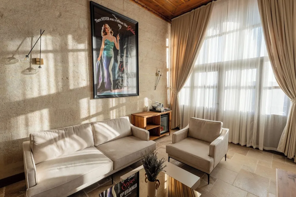 Pasha Suite