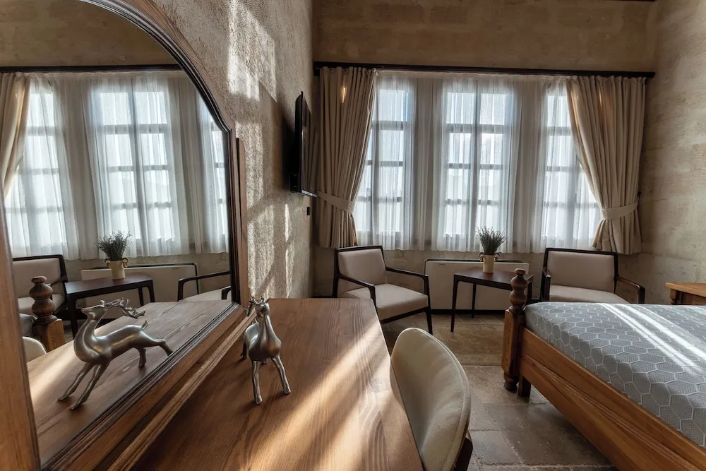 Pasha Suite