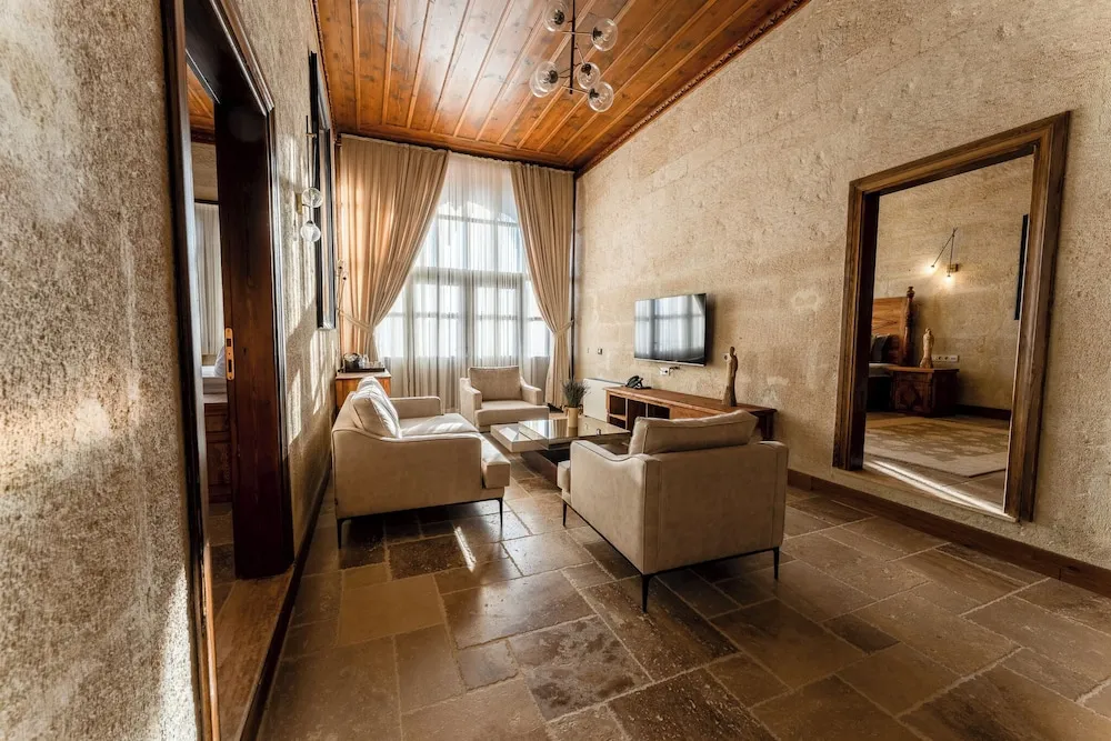 Pasha Suite