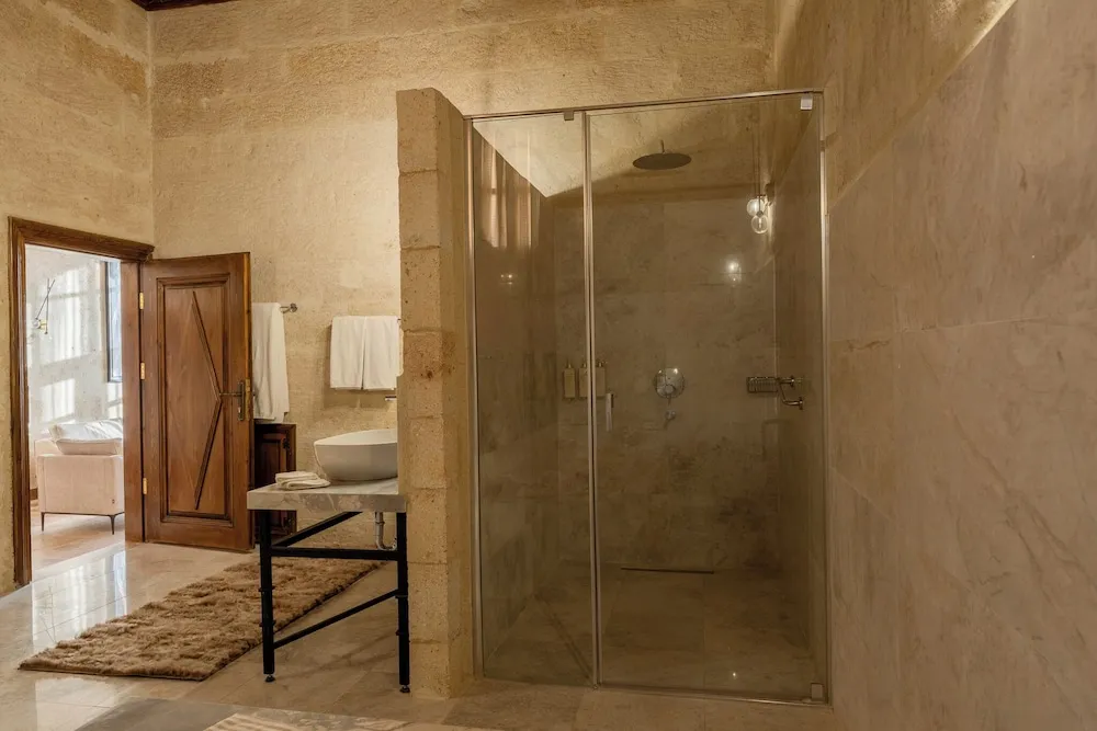 Pasha Suite