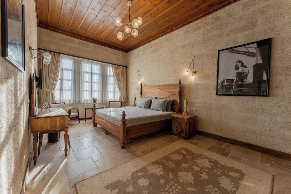 Pasha Suite