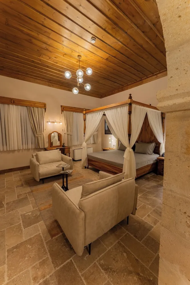 Stone Mansion Suite