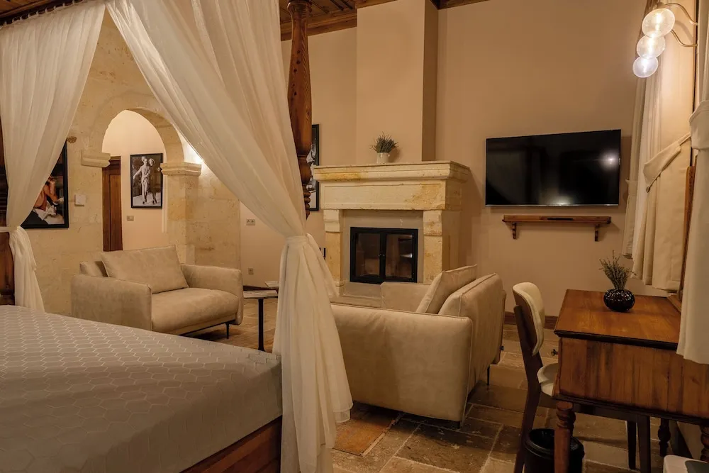 Stone Mansion Suite