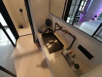 Chi House