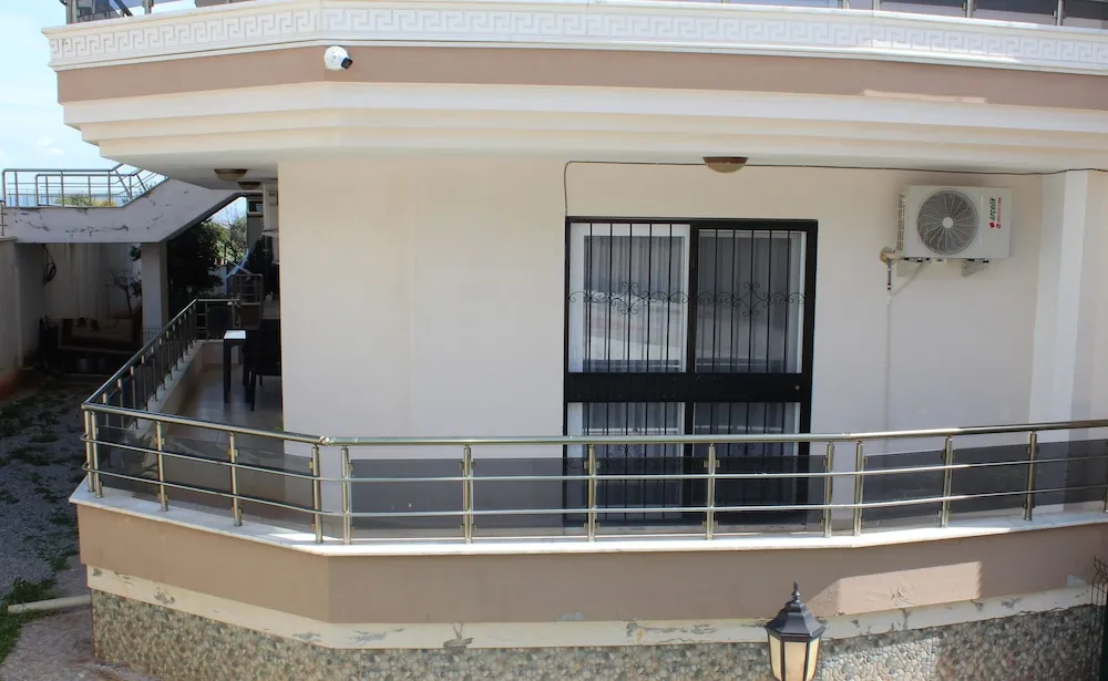 Economy Apart Daire, Balkon, Bahçe Manzaralı
