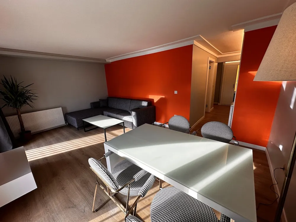 Mutfaklı 1 oda, 1 salon