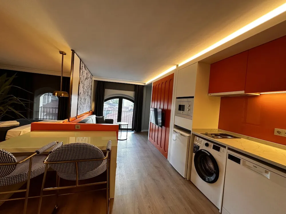 Mutfaklı 1 oda, 1 salon