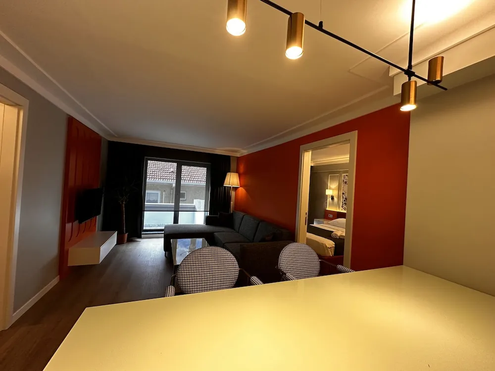 Mutfaklı 2 oda, 1 salon