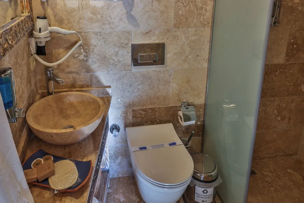 Comfort Tek Büyük Yataklı Oda, Avlu Manzaralı