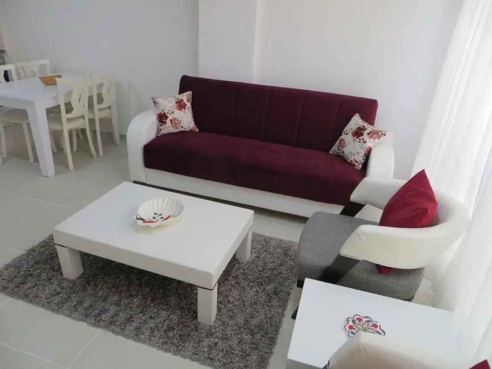 Classic Apart Daire, 1 Büyük (Queen) Boy Yatak ve Çekyat, Sigara İçilmez, Havuz Manzaralı