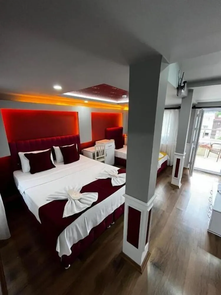 Deluxe Dört Kişilik Oda