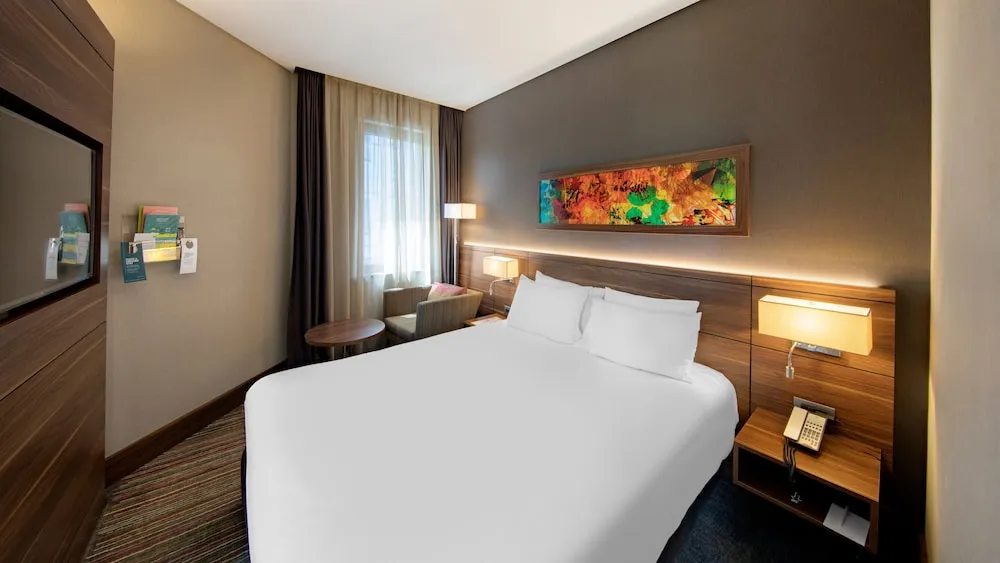 Premium Oda, 1 Büyük (Queen) Boy Yatak, Sigara İçilebilir