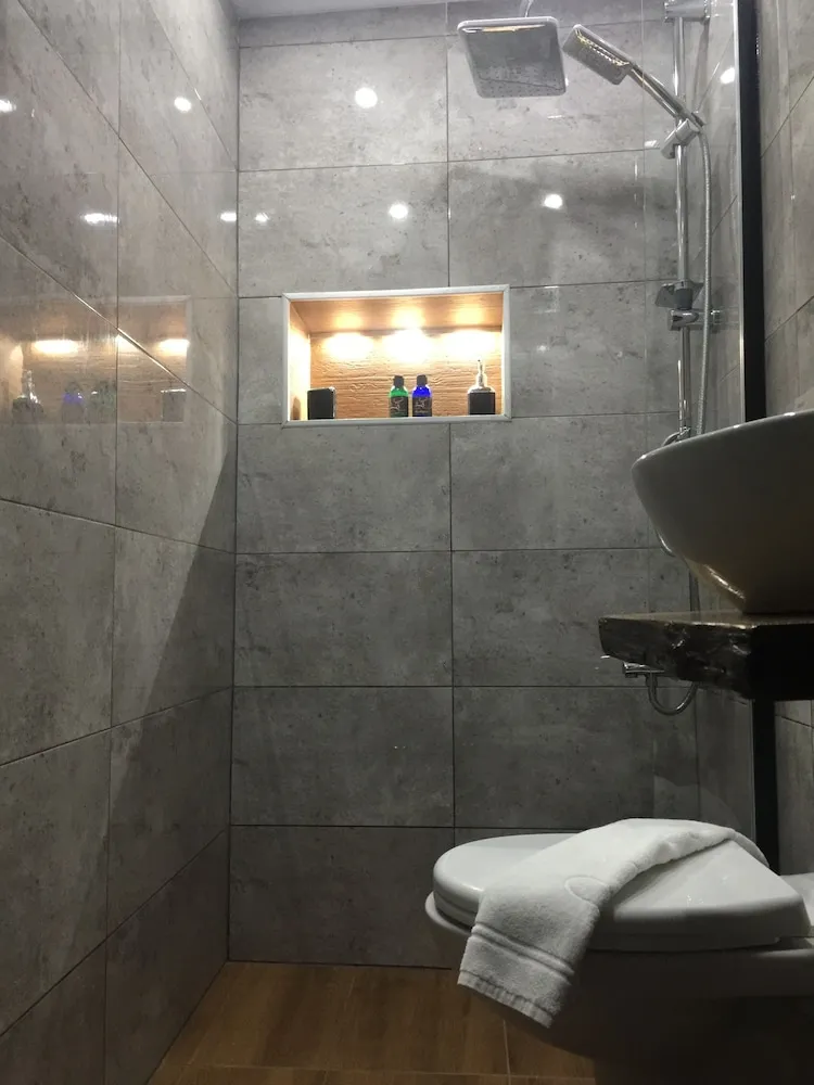 Junior Tek Büyük Yataklı Oda