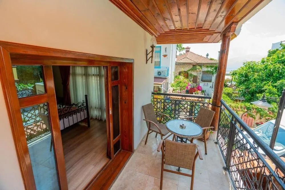 Family Üç Kişilik Oda, Balkon, Şehir Manzaralı