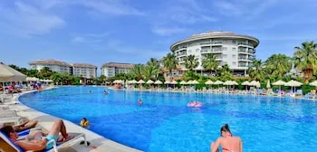 Seaden Sea World Resort & Spa