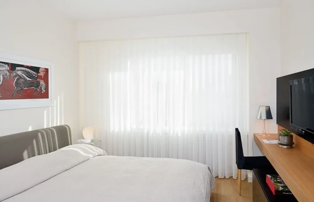 Standard Apart Daire, Deniz Manzaralı