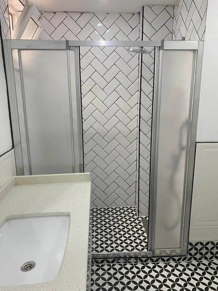 Grand Tek Büyük veya İki Ayrı Yataklı Oda