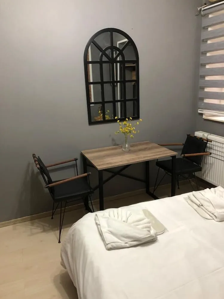 Apart Daire, Avlu Manzaralı