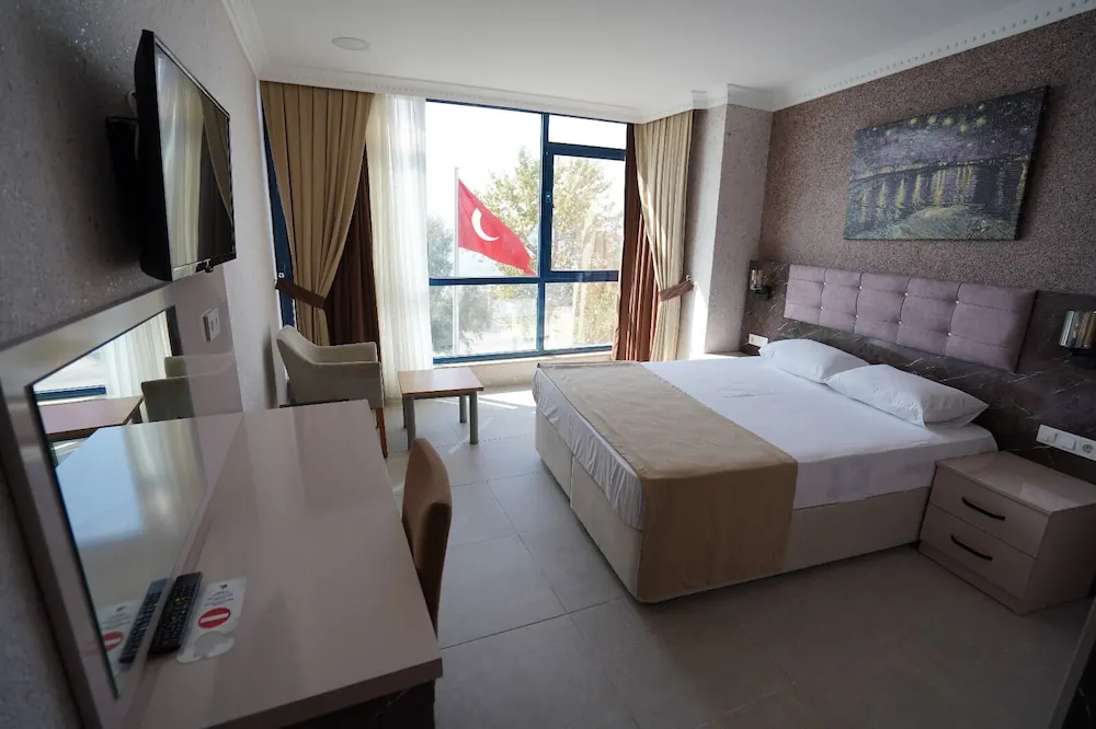 Deluxe Tek Büyük Yataklı Oda, Balkon, Deniz Manzaralı