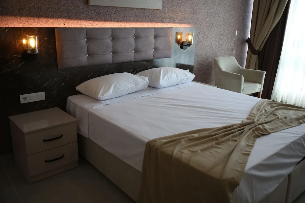 Deluxe Büyük Yataklı Tek Kişilik Oda, Balkon, Deniz Manzaralı