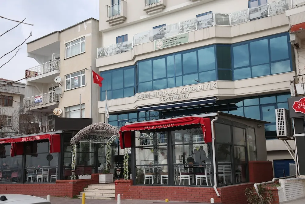 ASIM VE NURHAN KOCABIYIK ÖĞRETMENEVİ