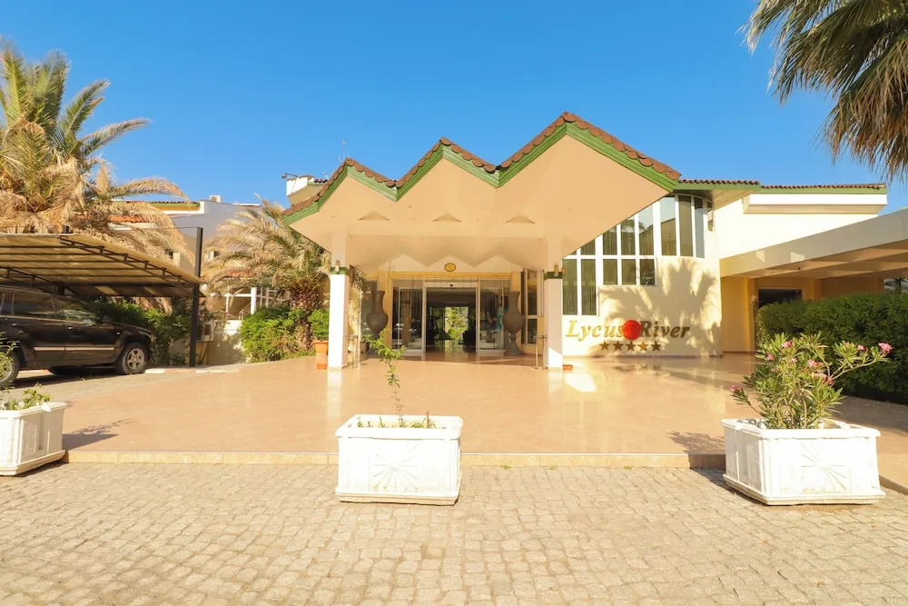 Lycus River Thermal Hotel