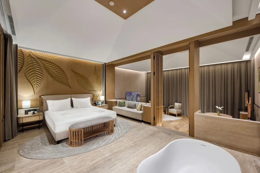Amber Lagoon Suite